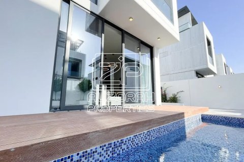 5 bedrooms Villa in Hamriyah Free Zone, UAE No. 157226 20