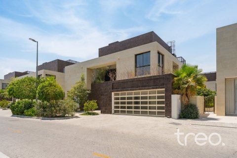 5 bedrooms Villa in Al Barari, UAE No. 200913