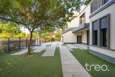 5 bedrooms Villa in The Villa, UAE No. 200912 3