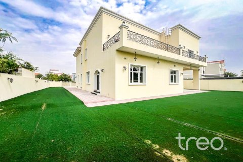 6 bedrooms Villa in Hacienda, UAE No. 200914