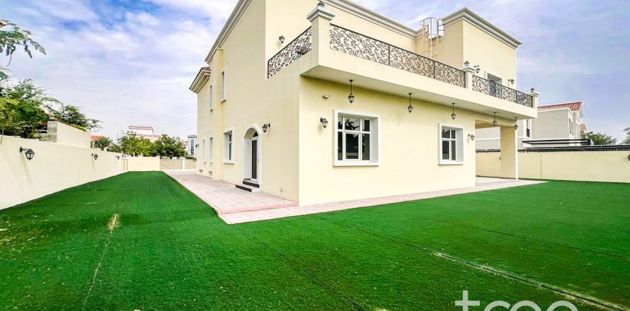 6 bedrooms Villa in Hacienda, UAE No. 200914