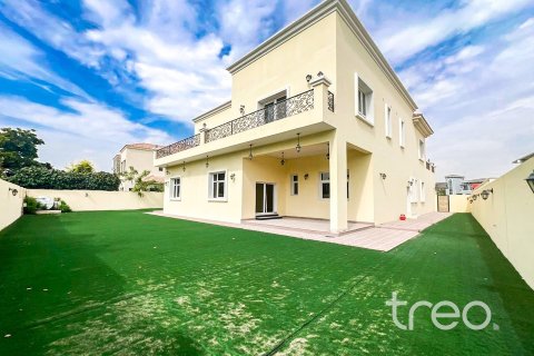 6 bedrooms Villa in Hacienda, UAE No. 200914 3