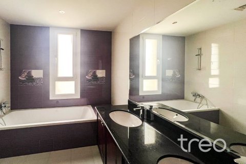 6 bedrooms Villa in Hacienda, UAE No. 200914 21