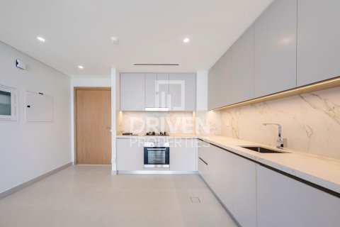 Квартира с 1 спальней в EMAAR Beachfront, ОАЭ №188697 3