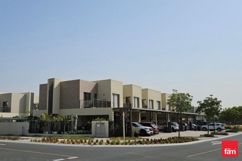 Villa de 4 dormitorios en Dubai, UAE No. 163854