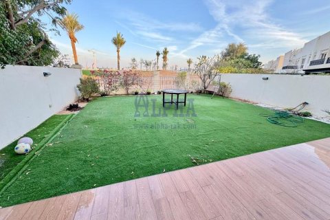 3 bedrooms Townhouse in Al Hamra Village, UAE No. 136199 7