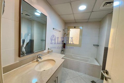 3 bedrooms Townhouse in Al Hamra Village, UAE No. 136199 12