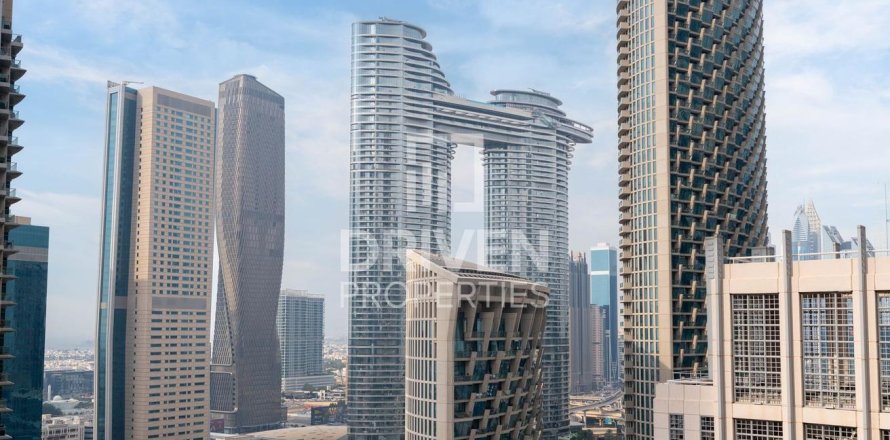 Квартира с 2 спальнями в Standpoint Towers, ОАЭ №189747