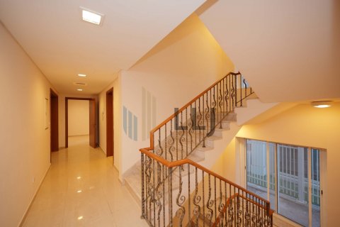 Villa de 4 dormitorios  No. 131534 9