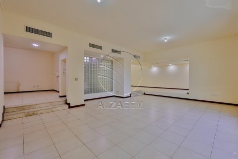 5 غرفة نوم  فيلا في البطين, الإمارات العربية المتحدة رقم 91595 23