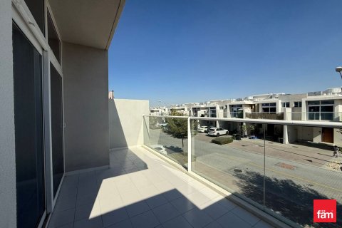 3 bedrooms Townhouse in Dubai, UAE No. 143649 16