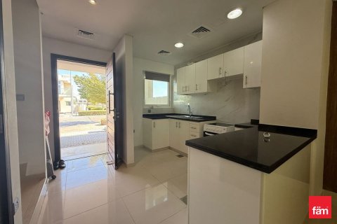 3 bedrooms Townhouse in Dubai, UAE No. 143649 9