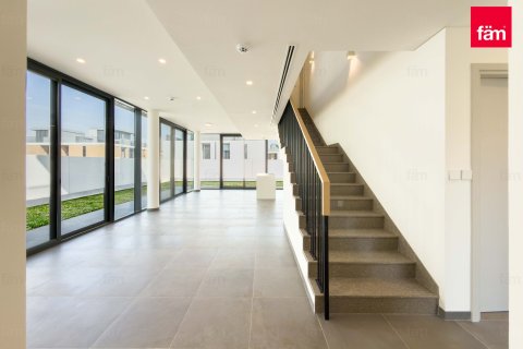 5 bedrooms Villa in Dubai, UAE No. 137171 8