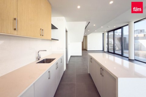 5 bedrooms Villa in Dubai, UAE No. 137171 10