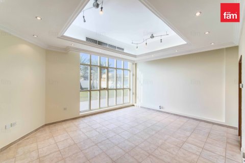 5 bedrooms Villa in Al Barsha, UAE No. 137170 9