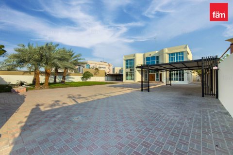 5 bedrooms Villa in Al Barsha, UAE No. 137170 10