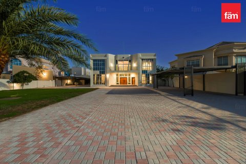 5 bedrooms Villa in Al Barsha, UAE No. 137170