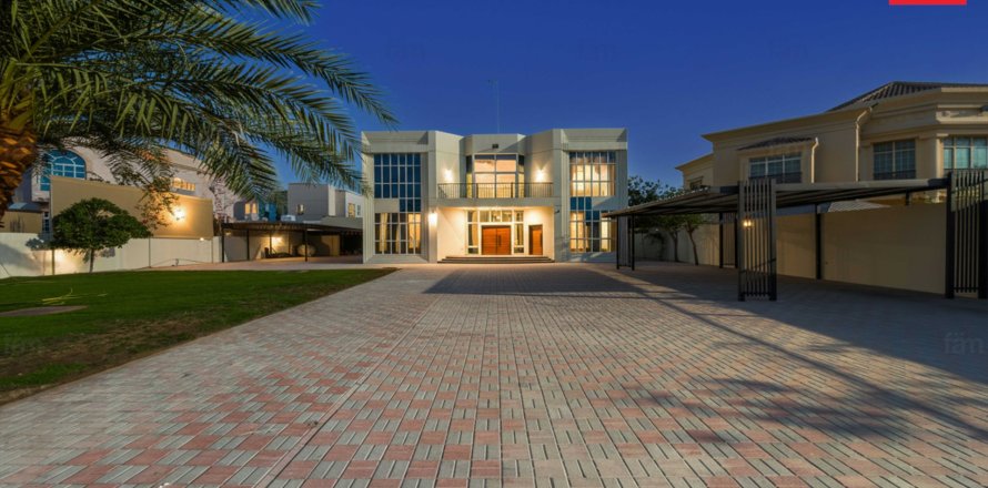 5 bedrooms Villa in Al Barsha, UAE No. 137170