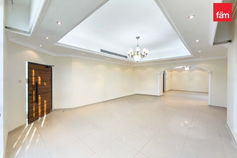 5 bedrooms Villa in Al Barsha, UAE No. 137170 4