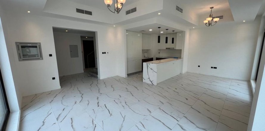 4 bedrooms Townhouse in Dubai, UAE No. 166491