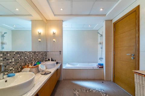 Вилла с 5 спальнями в Jumeirah Islands, ОАЭ №146764 18