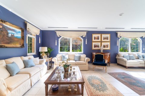 Вилла с 5 спальнями в Jumeirah Islands, ОАЭ №146764 4