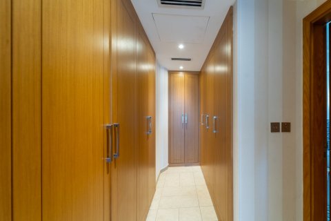 Вилла с 5 спальнями в Jumeirah Islands, ОАЭ №146764 12