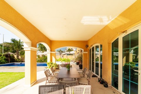 Вилла с 5 спальнями в Jumeirah Islands, ОАЭ №146764 21