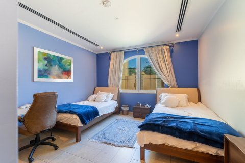 Вилла с 5 спальнями в Jumeirah Islands, ОАЭ №146764 10