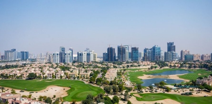 Пентхаус с 4 спальнями в Dubai Sports City, ОАЭ №146770