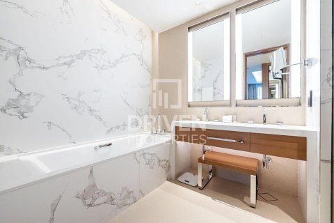 Квартира с 2 спальнями в The Address Residences Dubai Opera, ОАЭ №191722 16