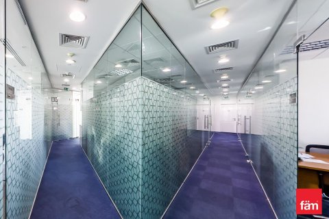 Commercial property de 886.3m²  No. 106296 10