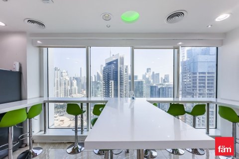 Commercial property de 886.3m²  No. 106296 13