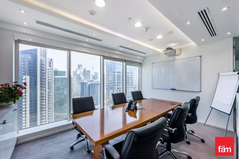 Commercial property de 886.3m²  No. 106296 14