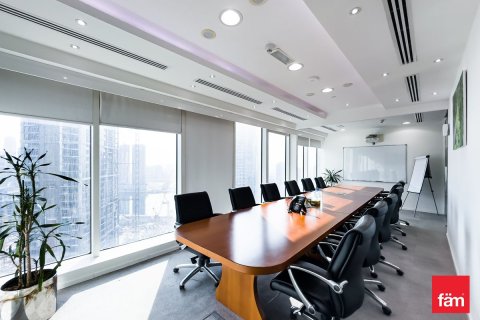 Commercial property de 886.3m²  No. 106296 2