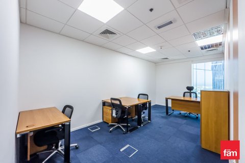 Commercial property de 886.3m²  No. 106296 12