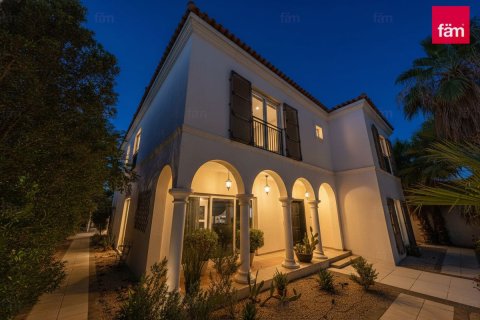5 bedrooms Villa in Dubai, UAE No. 164328 3