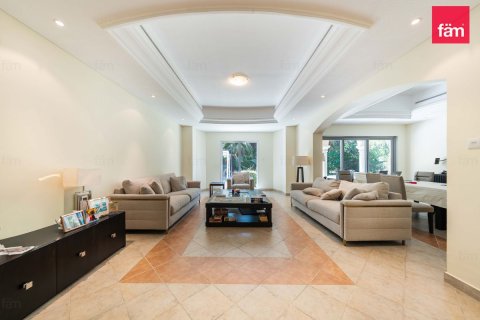 5 bedrooms Villa in Dubai, UAE No. 164328 4
