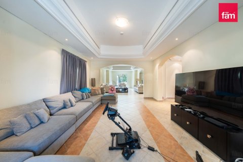 5 bedrooms Villa in Dubai, UAE No. 164328 6
