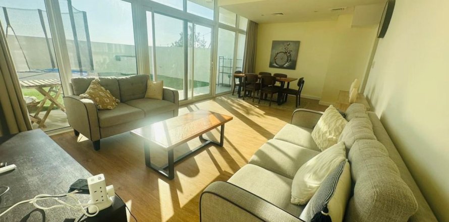 3 bedrooms Townhouse in Dubai, UAE No. 164330