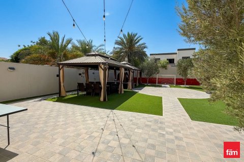 Вилла с 3 спальнями в Jumeirah Park, ОАЭ №164325 12