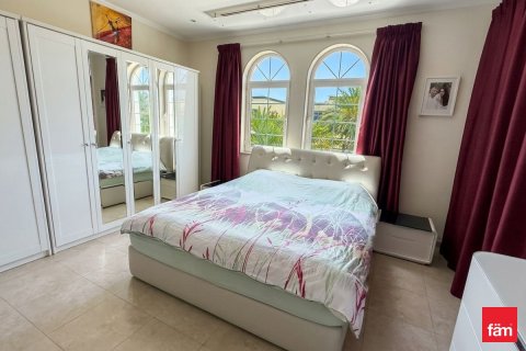 Вилла с 3 спальнями в Jumeirah Park, ОАЭ №164325 10