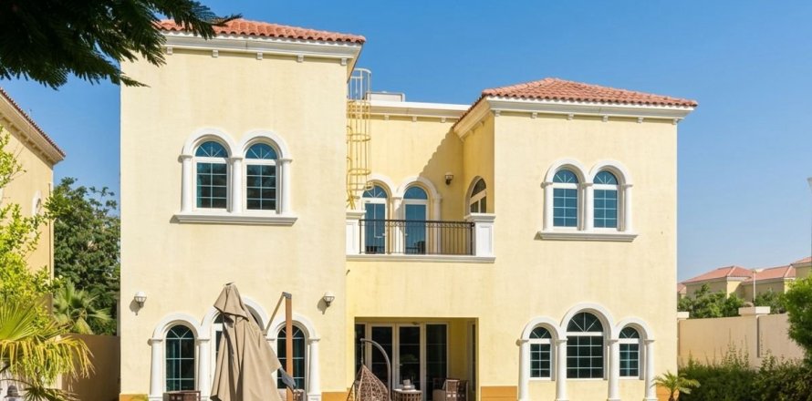 Вилла с 3 спальнями в Jumeirah Park, ОАЭ №164325