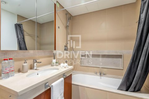 Apartment de 1 dormitorio en Burj Vista, UAE No. 202920 13