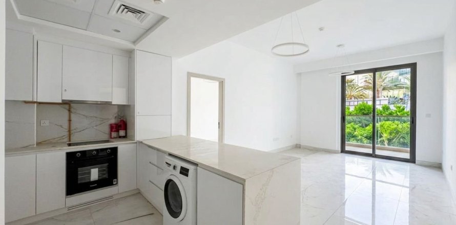 2 bedrooms Apartment in Dubai, UAE No. 164133