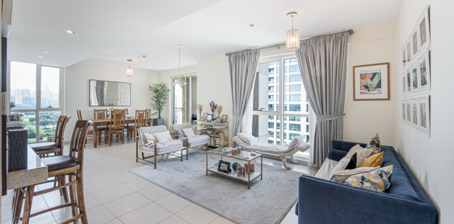 2 bedrooms Apartment in Dubai, UAE No. 151167