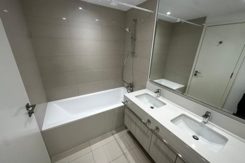 2 bedrooms Apartment in Dubai, UAE No. 151172 3