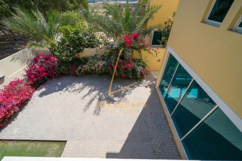 Villa de 4 dormitorios en Jumeirah Park, UAE No. 150298 19
