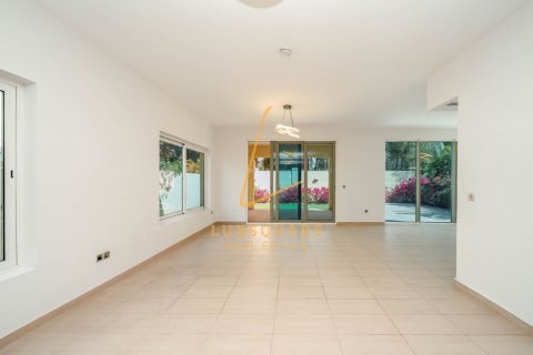 Villa de 4 dormitorios en Jumeirah Park, UAE No. 150298 5