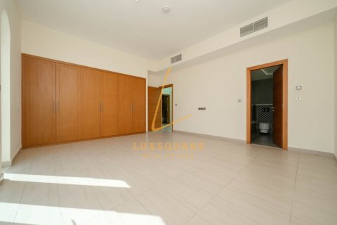 Villa de 4 dormitorios en Jumeirah Park, UAE No. 150298 7